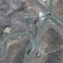 צילום לווין של משאיות בסמוך לפורדו, שלטענת האיראנים פיזרו את האורניום | AFP