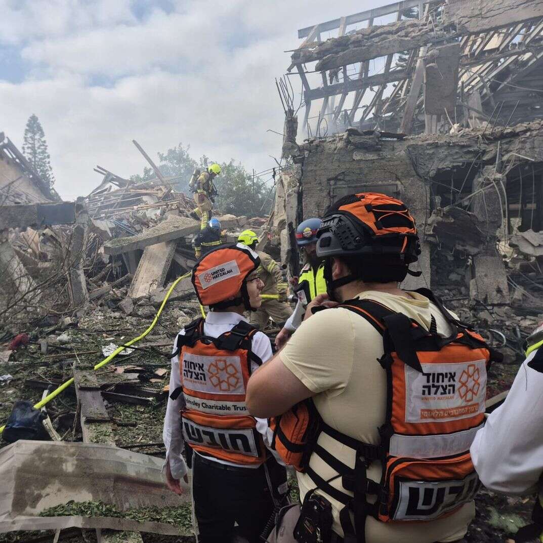 אחת מזירות נפילות הטילים האיראנים, 22.6.25 | איחוד הצלה אחת מזירות נפילות הטילים האיראנים, 22.6.25 | איחוד הצלה