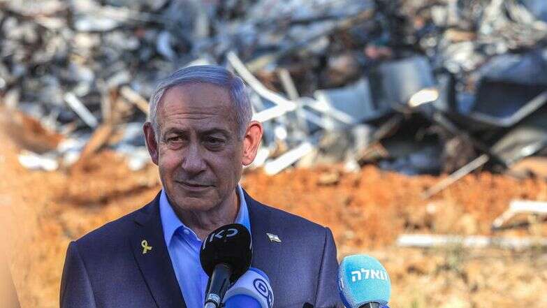 נתניהו בביקור בזירת פגיעת טיל בליסטי שנורה מאיראן | איתי רון / פול
