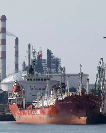 מצר הורמוז, נתיב מים חיוני לסחר עולמי בנפט ובגז | EPA