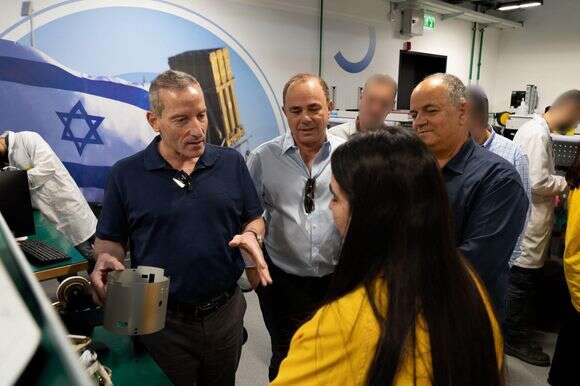 מנכ"ל משרד הביטחון בביקור בחברת רפאל | אגף דוברות וקשרי ציבור במשרד הביטחון מנכ"ל משרד הביטחון בביקור בחברת רפאל | אגף דוברות וקשרי ציבור במשרד הביטחון