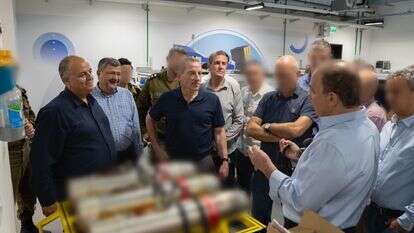 מנכ"ל משרד הביטחון עם העובדים בחברת רפאל | אגף דוברות וקשרי ציבור במשרד הביטחון