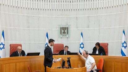 שופטי בג"ץ, יצחק עמית, אלכס שטיין וגילה כנפי שטייניץ בדיון על מינוי ראש השב"כ | יונתן זינדל - פלאש 90