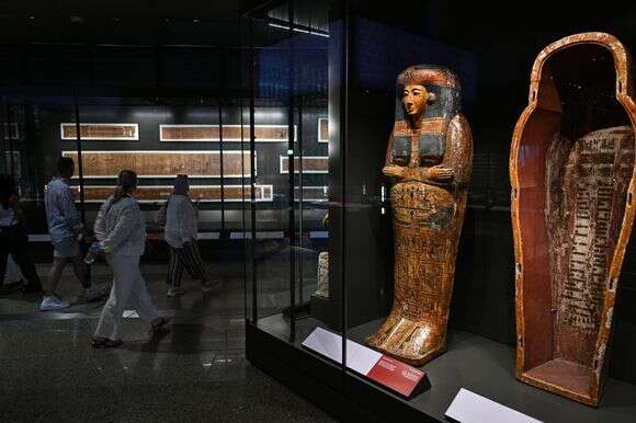 ויתרה על בית המלוכה בשביל להצטרף למשפחת אברהם. תערוכה במוזיאון המצרי הגדול בגיזה, מצרים | EPA ויתרה על בית המלוכה בשביל להצטרף למשפחת אברהם. תערוכה במוזיאון המצרי הגדול בגיזה, מצרים | EPA