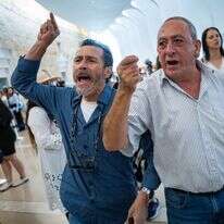 צעקות מחוץ לדיון בבג"ץ על מינוי ראש השב"כ | יונתן זינדל - פלאש 90