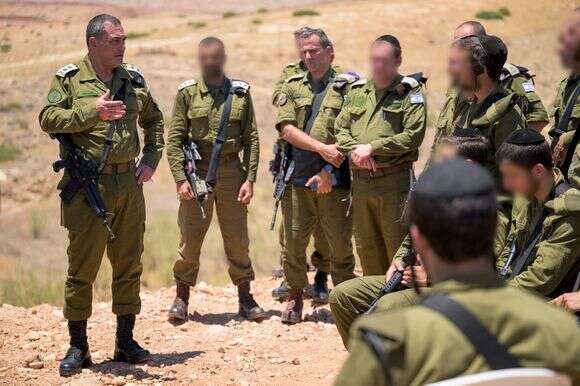 זמיר במהלך המפגש עם חיילי חטיבת החשמונאים | דובר צה"ל זמיר במהלך המפגש עם חיילי חטיבת החשמונאים | דובר צה"ל