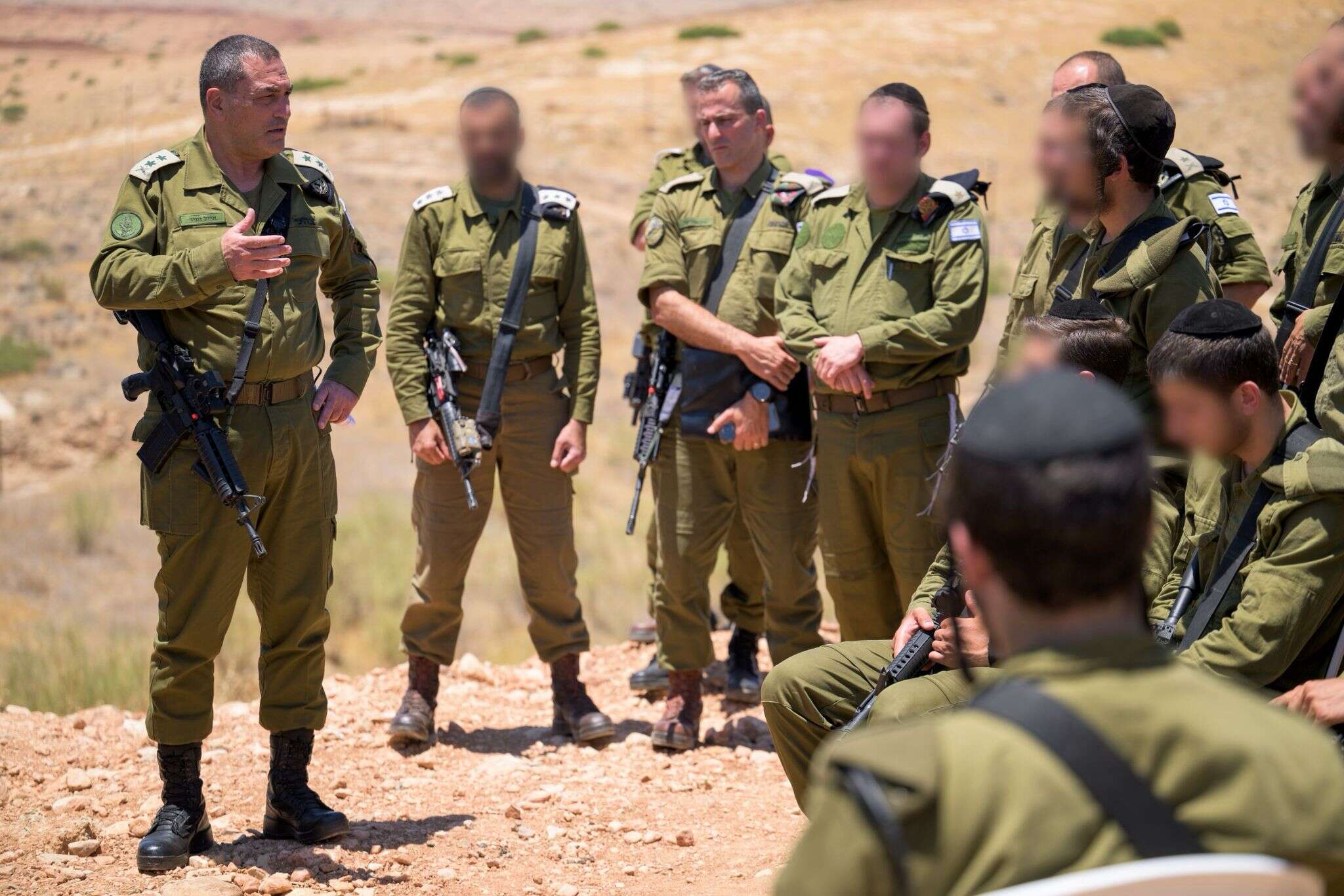 זמיר במהלך המפגש עם חיילי חטיבת החשמונאים | דובר צה"ל זמיר במהלך המפגש עם חיילי חטיבת החשמונאים | דובר צה"ל