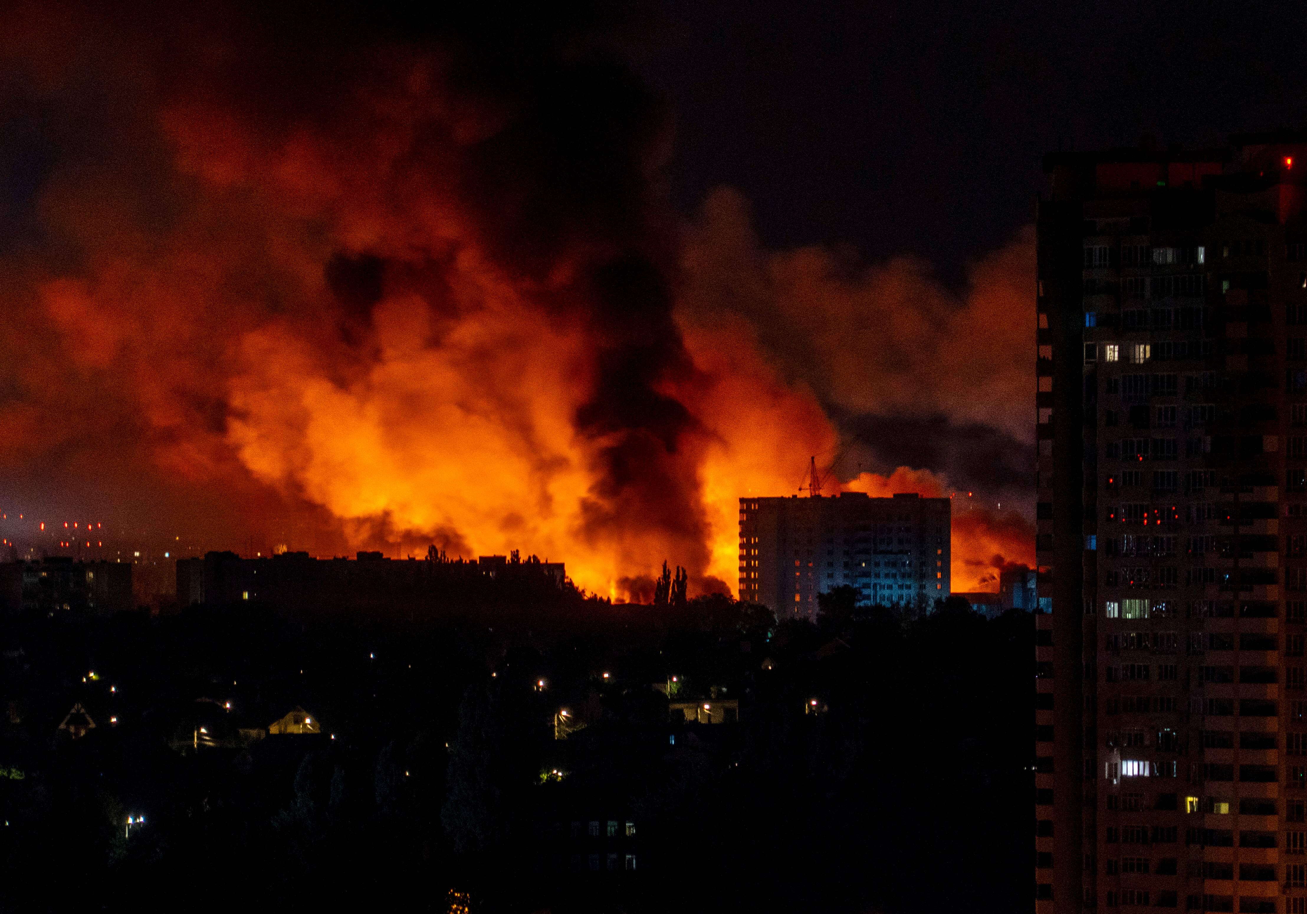 אזור בקייב שנפגע ממתקפת הטילים והכטב"מים הרוסית בשבוע שעבר | AFP אזור בקייב שנפגע ממתקפת הטילים והכטב"מים הרוסית בשבוע שעבר | AFP