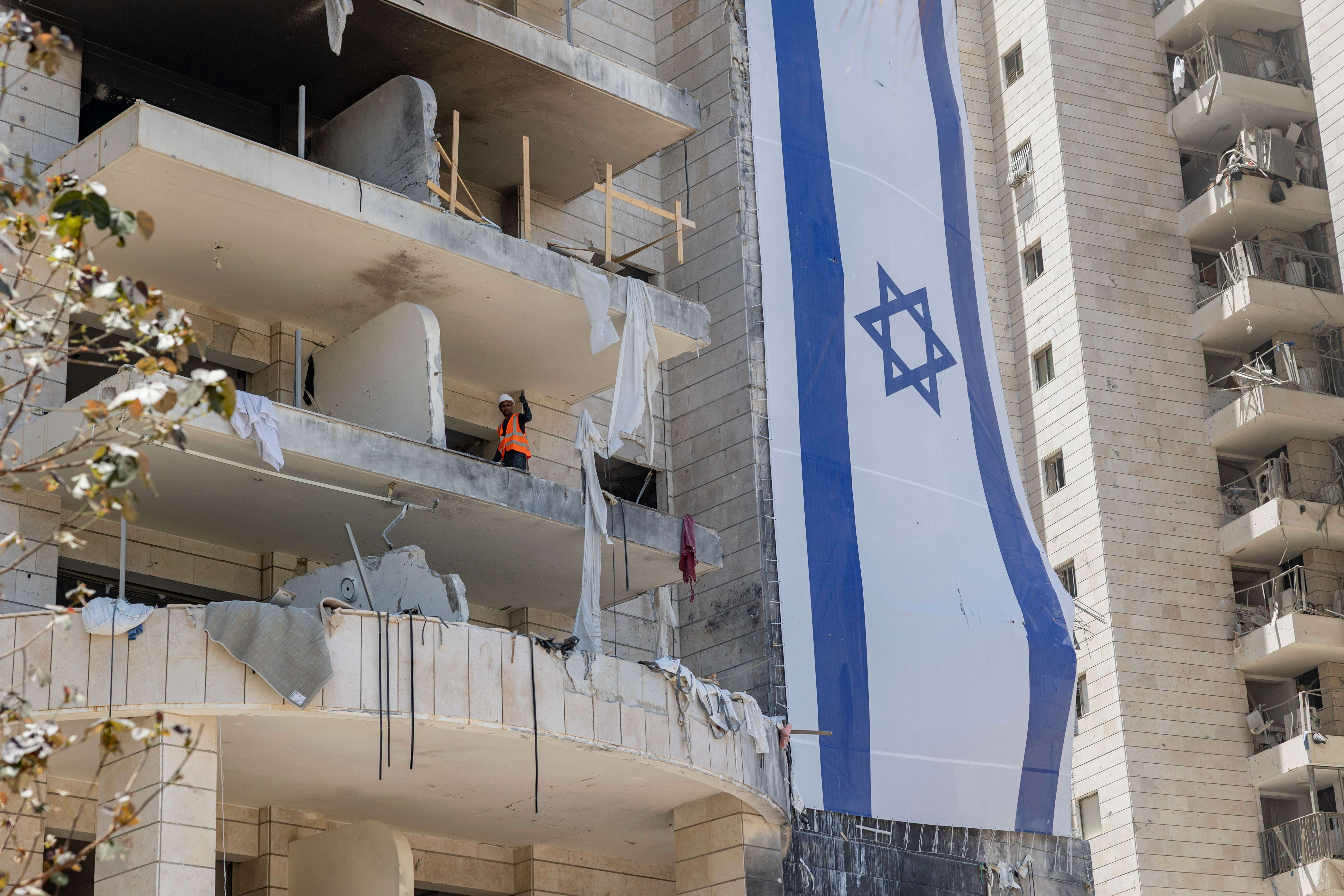 פתח תקווה | נעמה שטרן פתח תקווה | נעמה שטרן