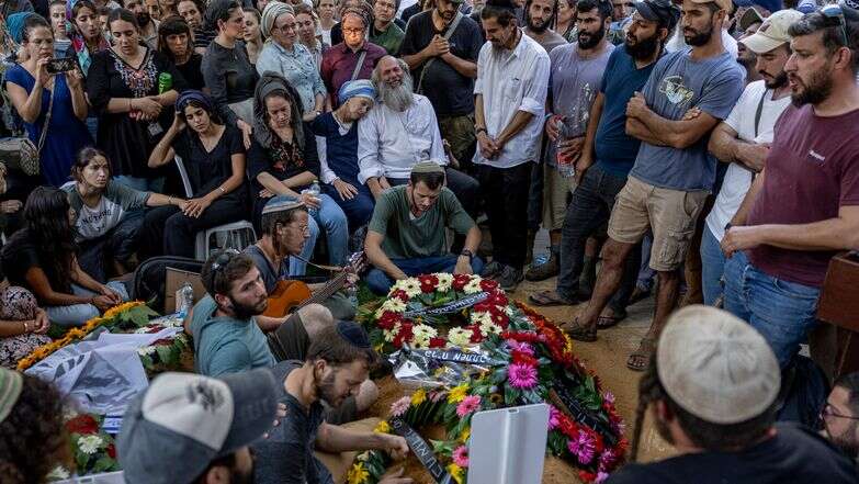 הלוויתו של אברהם אזולאי הי"ד | נעמה שטרן הלוויתו של אברהם אזולאי הי"ד | נעמה שטרן