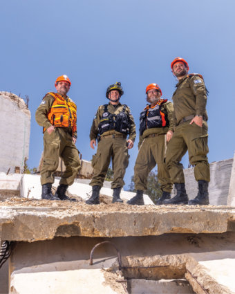 לשבור את הקיר | יוסי אלוני