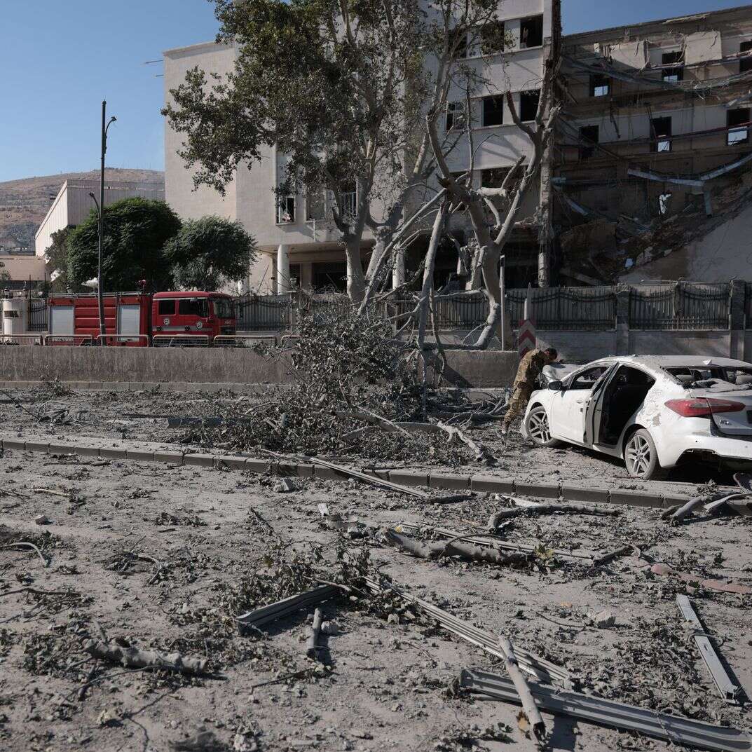 בניין משרד ההגנה הסורי שהותקף על ידי ישראל | EPA בניין משרד ההגנה הסורי שהותקף על ידי ישראל | EPA