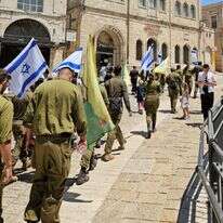 חיילי גולני בדרך לכותל | ללא