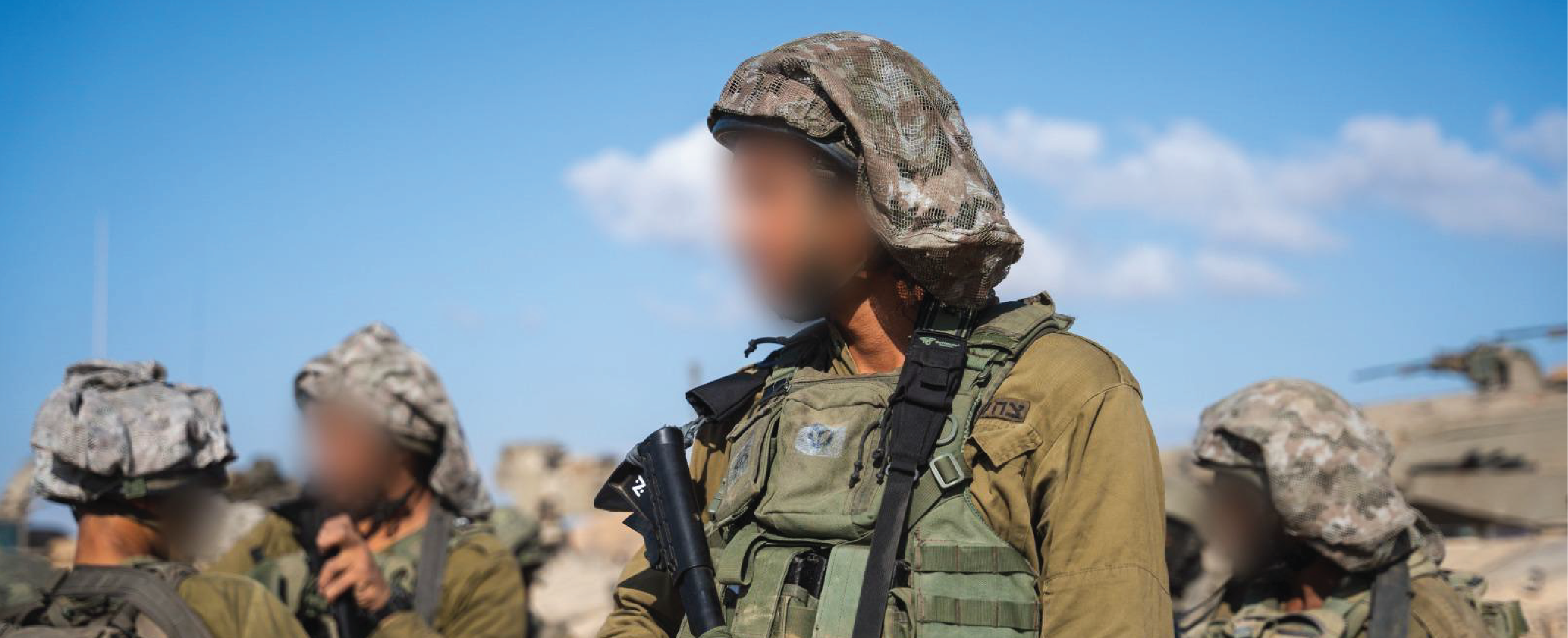 "הנוח'בות הם לא מהשבט שלו, והם הרגו את בן דוד שלו במסיבת הנובה, ולכן מבחינתו שילכו לעזאזל". לוחמים בגדס"ר הבדואי | דובר צה"ל "הנוח'בות הם לא מהשבט שלו, והם הרגו את בן דוד שלו במסיבת הנובה, ולכן מבחינתו שילכו לעזאזל". לוחמים בגדס"ר הבדואי | דובר צה"ל