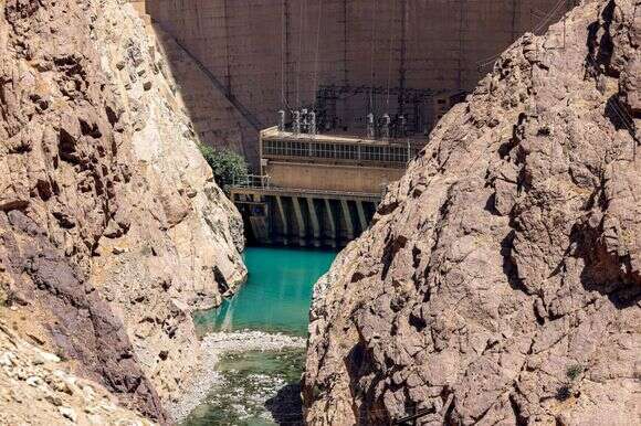 מחסור במים בסכר אמיר כביר בהר אלבורז באיראן | AFP מחסור במים בסכר אמיר כביר בהר אלבורז באיראן | AFP