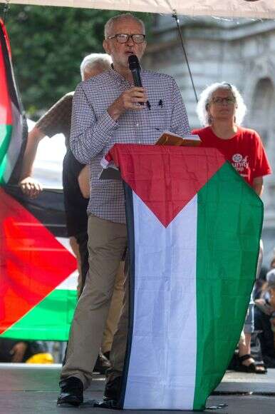 ג'רמי קורבין ב"צעדה הלאומית למען פלסטין" בלונדון, 19 ביולי 2025 | EPA ג'רמי קורבין ב"צעדה הלאומית למען פלסטין" בלונדון, 19 ביולי 2025 | EPA