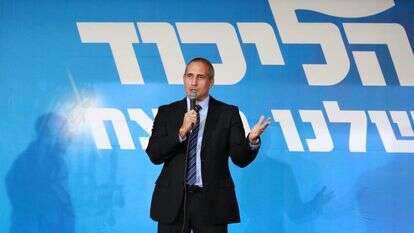 חנוך מילביצקי נואם בכנס של הליכוד | יבגני פוסטובינסקי - דוברות ח"כ חנוך מילביצקי. מתוך ויקיפדיה