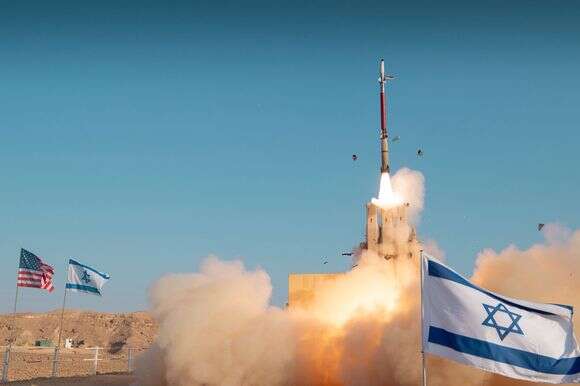 ניסוי במערכת היירוט "קלע דוד" | אגף דוברות ויחצ במשרד הביטחון