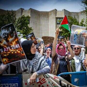 האקדמיה הישראלית היא חלק מהקונספציה. הפגנת תמיכה בחמאס באוניברסיטה העברית בירושלים | יונתן זינדל - פלאש 90