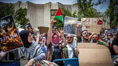 האקדמיה הישראלית היא חלק מהקונספציה. הפגנת תמיכה בחמאס באוניברסיטה העברית בירושלים | יונתן זינדל - פלאש 90