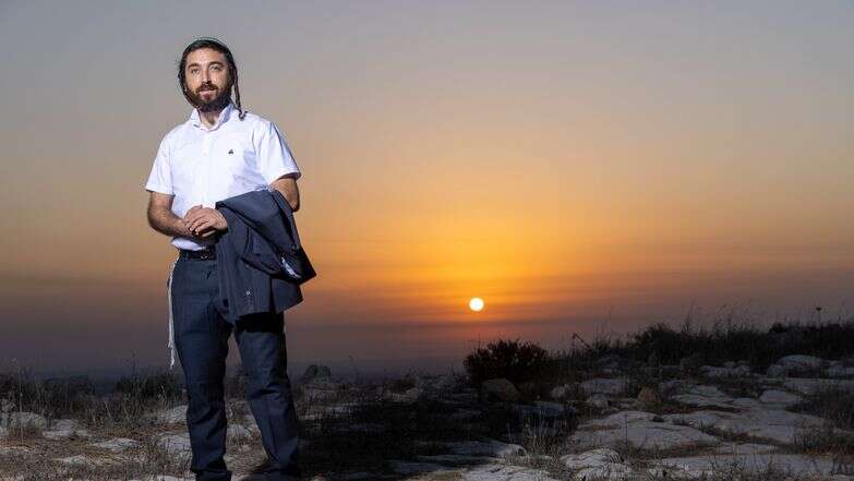 ארץ צבי | יוסי אלוני