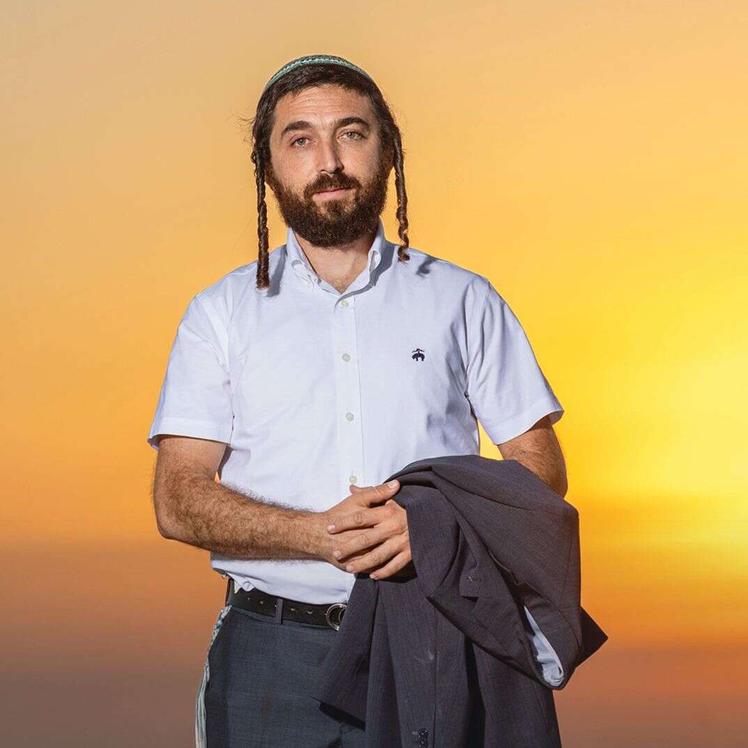 ארץ צבי | יוסי אלוני ארץ צבי | יוסי אלוני