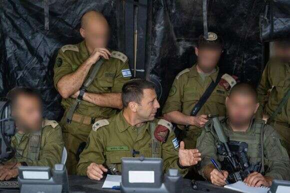 האלוף אבי בלוט בהערכת מצב סמוך למקום הפיגוע | דובר צה"ל