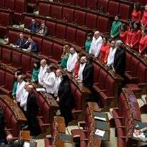 חברי פרלמנט איטלקים לבושים בצבעי דגל פלסטין | EPA/RICCARDO ANTIMIANI