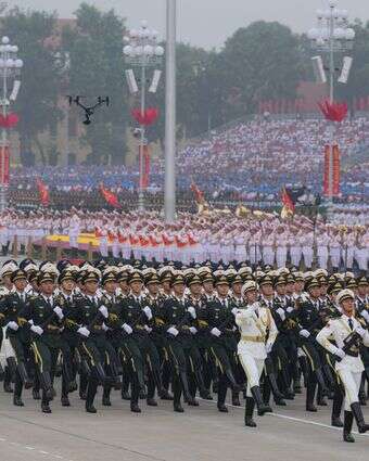 חיילי צבא סין במצעד בוויטנאם | EPA