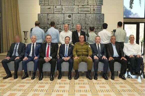 זוכי פרס ביטחון ישראל: נשיא המדינה, שר הביטחון, הרמטכ"ל, ראש המוסד וועדת הפרס | אגף דוברות וקשרי ציבור במשרד הביטחון זוכי פרס ביטחון ישראל: נשיא המדינה, שר הביטחון, הרמטכ"ל, ראש המוסד וועדת הפרס | אגף דוברות וקשרי ציבור במשרד הביטחון