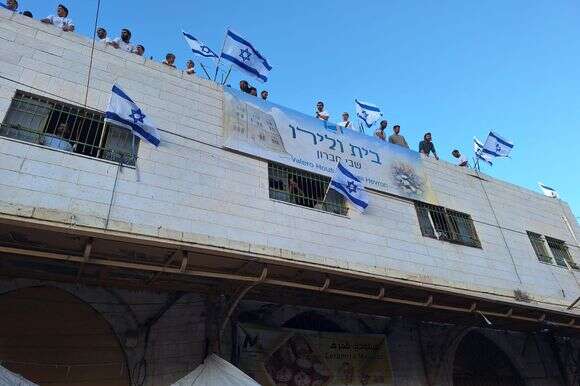 תלמידי ישיבת שבי חברון בבית ולירו בקסבה של חברון | ישיבת שבי חברון תלמידי ישיבת שבי חברון בבית ולירו בקסבה של חברון | ישיבת שבי חברון