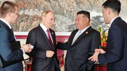 קים ג'ונג־און וולדימיר פוטין | KCNA VIA KNS / AFP