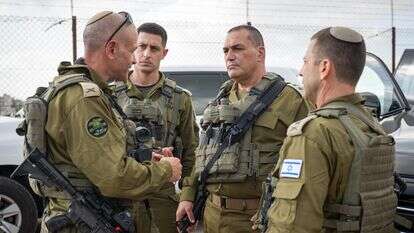 הרמטכ"ל אייל זמיר, מפקד האוגדה קובי הלר ואלוף פקמז, אבי בלוט | דובר צה"ל