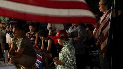 תושבי אריזונה מתאבלים על מייסד Turning Point USA, צ'רלי קירק | AFP