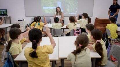 פתיחת שנת הלימודים בבית ספר בתל־אביב. למצולמים אין קשר לכתבה | אבשלום ששוני, פלאש 90
