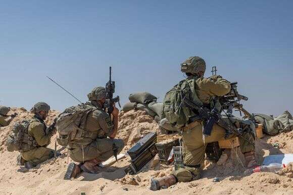 אין "רע"ן הלכה חרדית". לוחמי חטיבת חשמונאים בלחימה ברצועת עזה | חיים גולדברג, פלאש 90