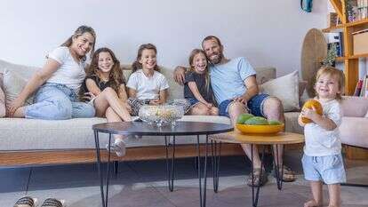 משפחת וייס, צופים | יוסי אלוני