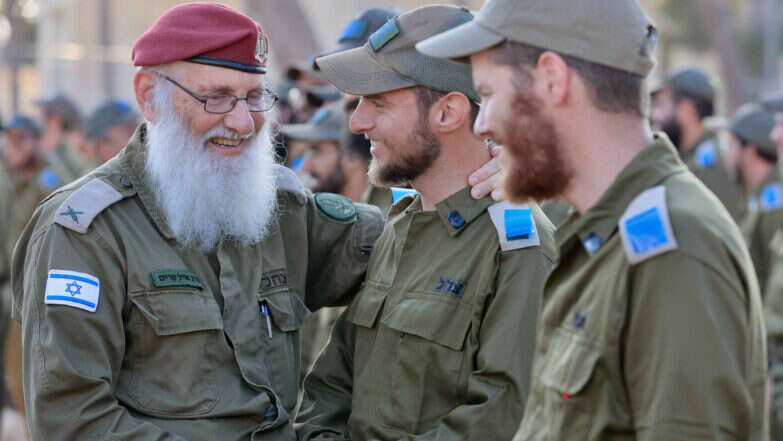 מלחמת חרבות ברזל שינתה את אופי תפקידו של הרב הצבאי. הרבצ"ר קרים | אורן כהן