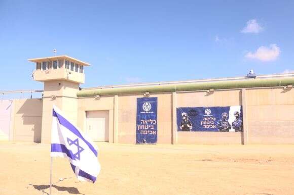 רובוט מסילה על חומות הכלא | דוברות משרד הביטחון רובוט מסילה על חומות הכלא | דוברות משרד הביטחון