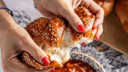 גיא אשכנזי, Agency Karela