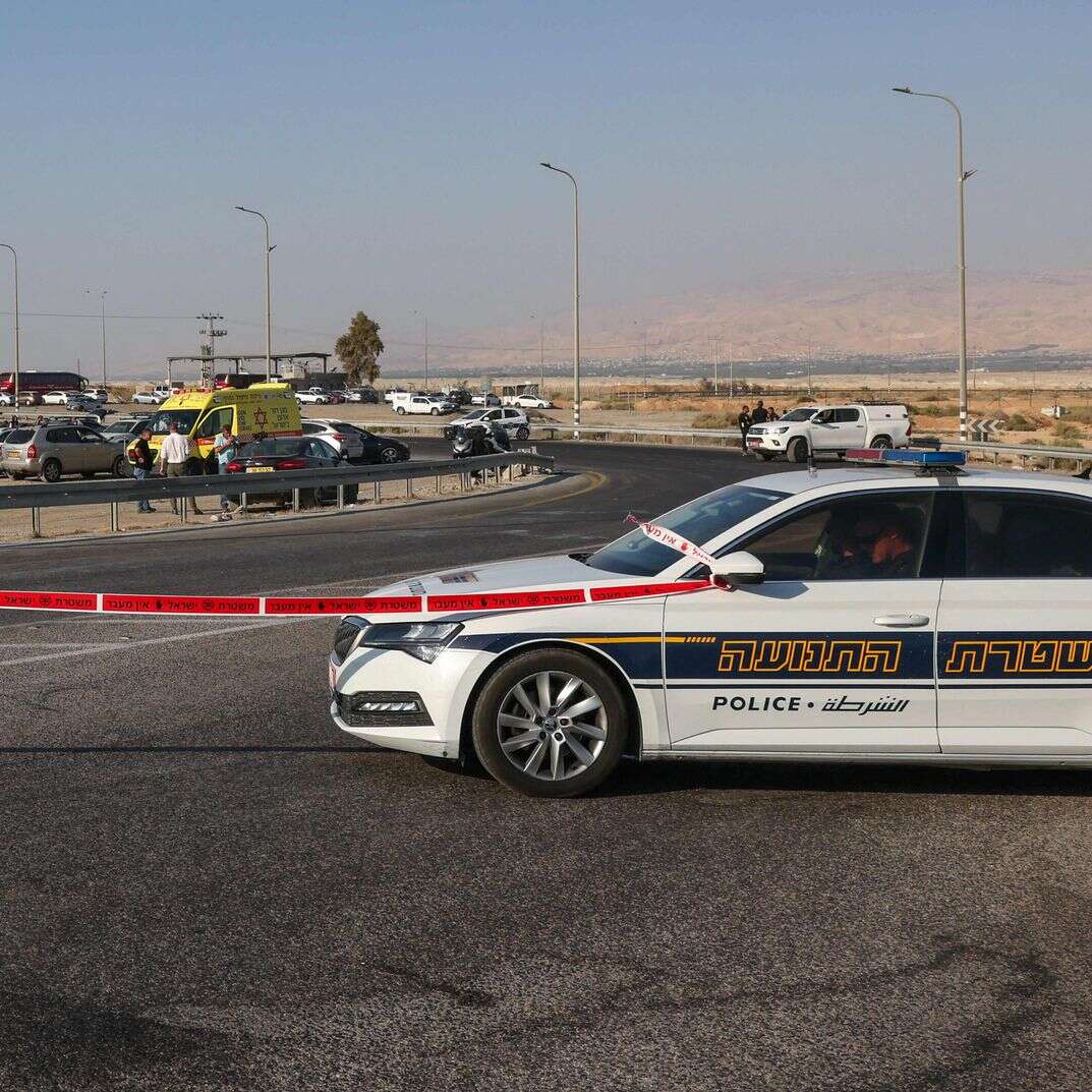 זירת הפיגוע בכניסה למעבר אלנבי, היום | AFP