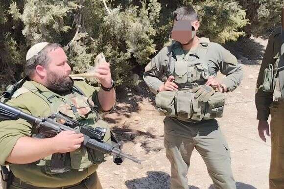 חיילי צה"ל שומעים קול שופר | ללא קרדיט