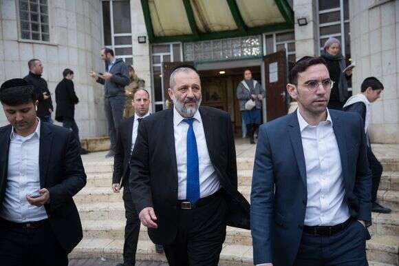 דרעי ביום הבחירות לכנסת, מרץ 2020 | יונתן זינדל, פלאש 90
