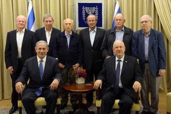 הברק הכה פעמיים.
אלי זעירא | חיים צח, לע"מ
