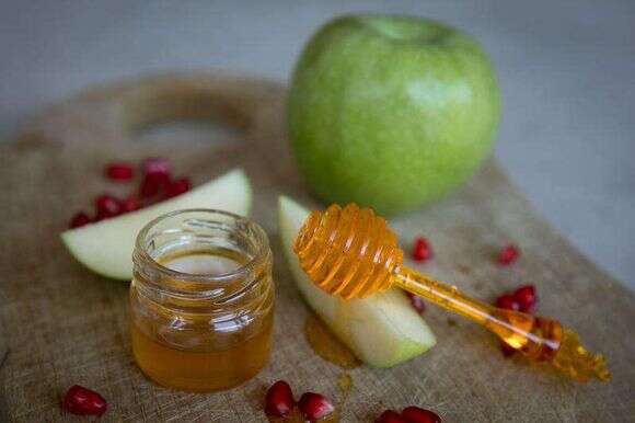 תפוח בדבש | מרים אלסטר, פלאש 90 תפוח בדבש | מרים אלסטר, פלאש 90