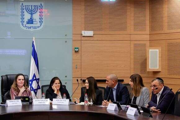 הדיון בוועדת העבודה והרווחה בנושא הכפלת התקציבים לגופים התומכים בנכי צה"ל | נועם מושקוביץ, דוברות הכנסת הדיון בוועדת העבודה והרווחה בנושא הכפלת התקציבים לגופים התומכים בנכי צה"ל | נועם מושקוביץ, דוברות הכנסת