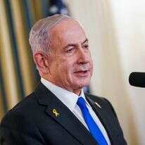 ראש ממשלת ישראל בנימין נתניהו נואם במסיבת עיתונאים משותפת עם נשיא ארה"ב דונלד טראמפ | EPA ראש ממשלת ישראל בנימין נתניהו נואם במסיבת עיתונאים משותפת עם נשיא ארה"ב דונלד טראמפ | EPA