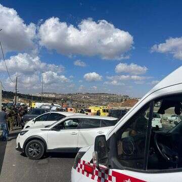 זירת פיגוע הדריסה בצומת המנהרות | תיעוד מבצעי מד"א