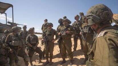 הרמטכ"ל אייל זמיר עם לוחמי צה"ל בעזה | דובר צה"ל הרמטכ"ל אייל זמיר עם לוחמי צה"ל בעזה | דובר צה"ל