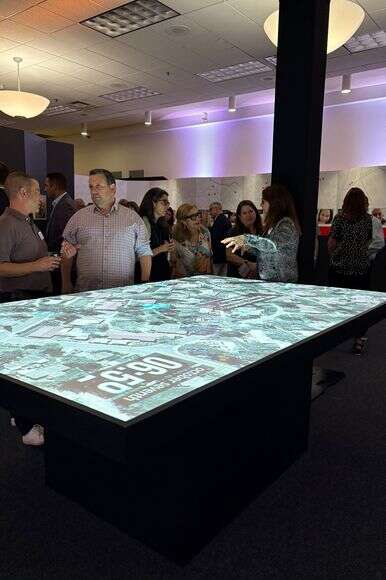 תערוכת "מבעד עיניהם" | הקרן לשיקום עזה תערוכת "מבעד עיניהם" | הקרן לשיקום עזה